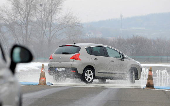 Forrás: Peugeot Forrás: Peugeot