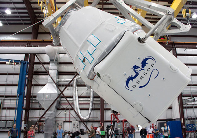 Forrás: Space X Forrás: Space X