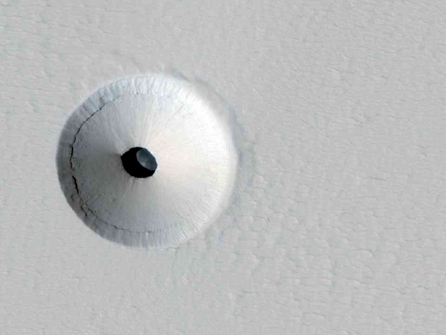 Forrás: NASA, JPL, U. Arizona Forrás: NASA, JPL, U. Arizona